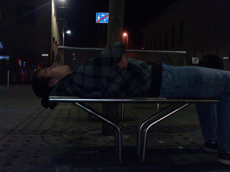 Speckfress auf der Bank